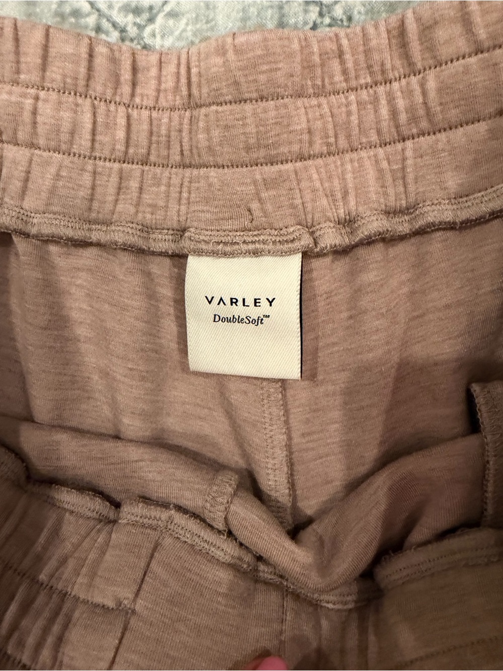 Varley Double Soft Ollie High Rise 3.5” athletic shorts in Taupe Mark size large - Picture 3 of 6